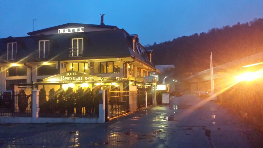 Hotel Topcider Belgrad Exterior foto